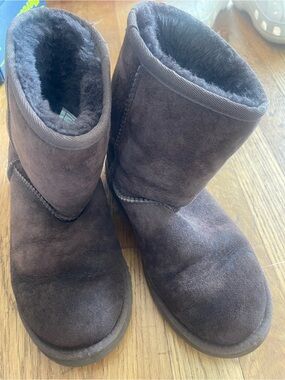 UGG Kids Short Suede Boots - Brown